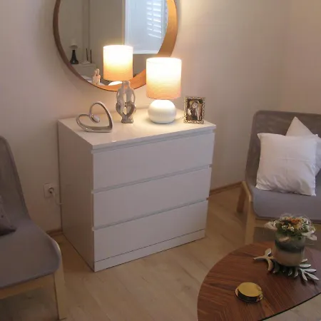 Kathryne Apartment