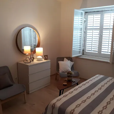 Kathryne Apartment